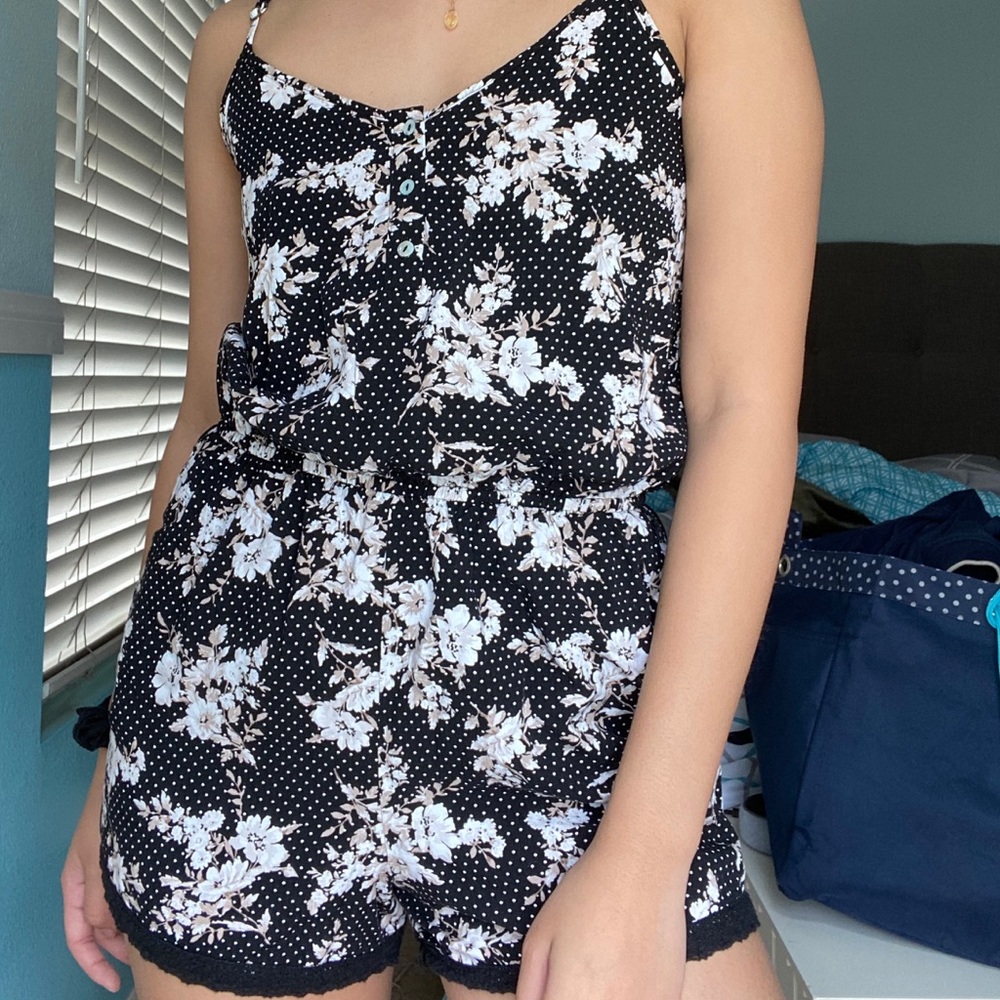 Black floral forever 21 romper